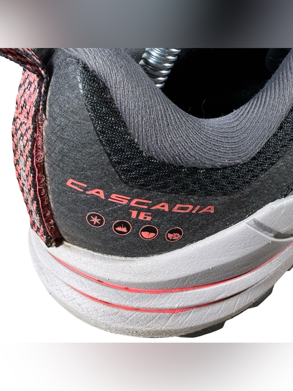 Brooks Sneakers Cascadia 16 GORE-TEX Running Trail Outdoor Women’s 9.5 B - Picture 10 of 11